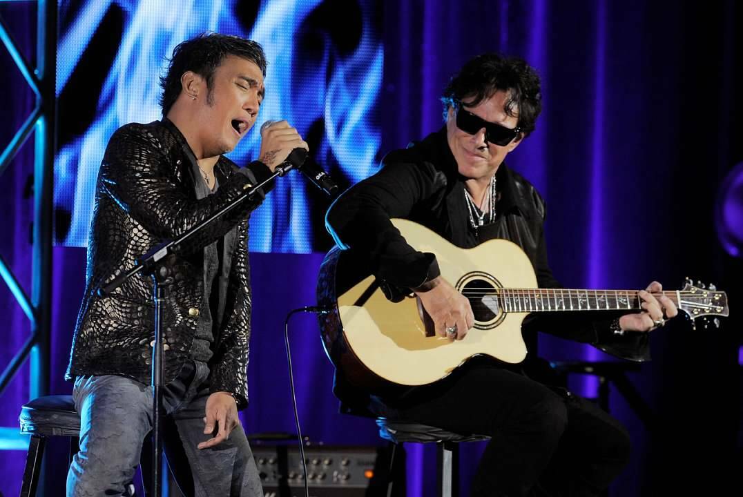 JOURNEY - Arnel Pineda & Neal Schon - 8x10 Photo Poster painting!