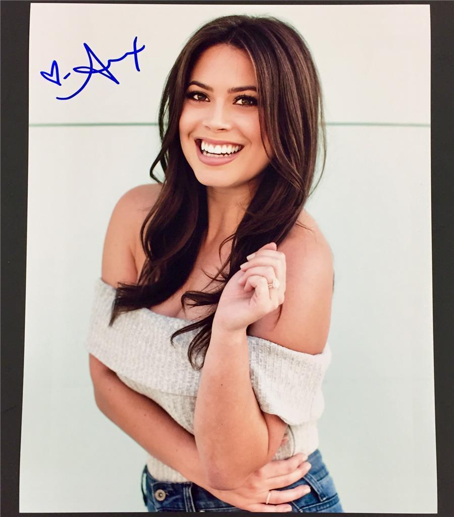 LA Kings & Angels TV Host ALEX CURRY Autograph Signed 8x10 Photo Poster painting #2 w/ Proof Pic