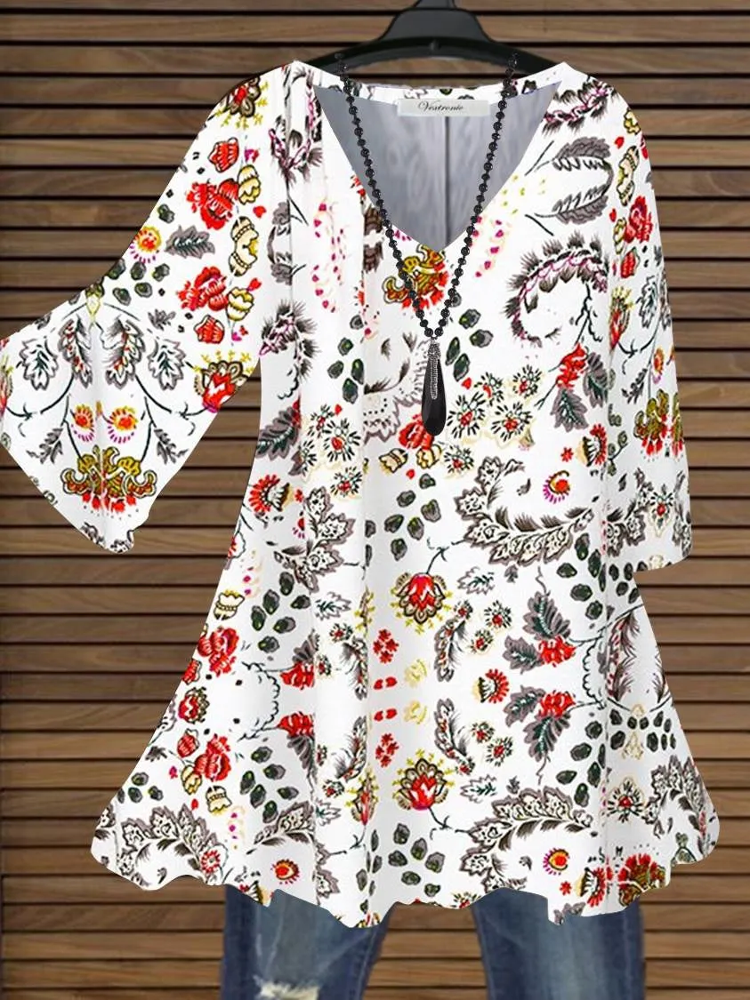 Women 3/4 Sleeve V-neck Floral Printed Graphic Top