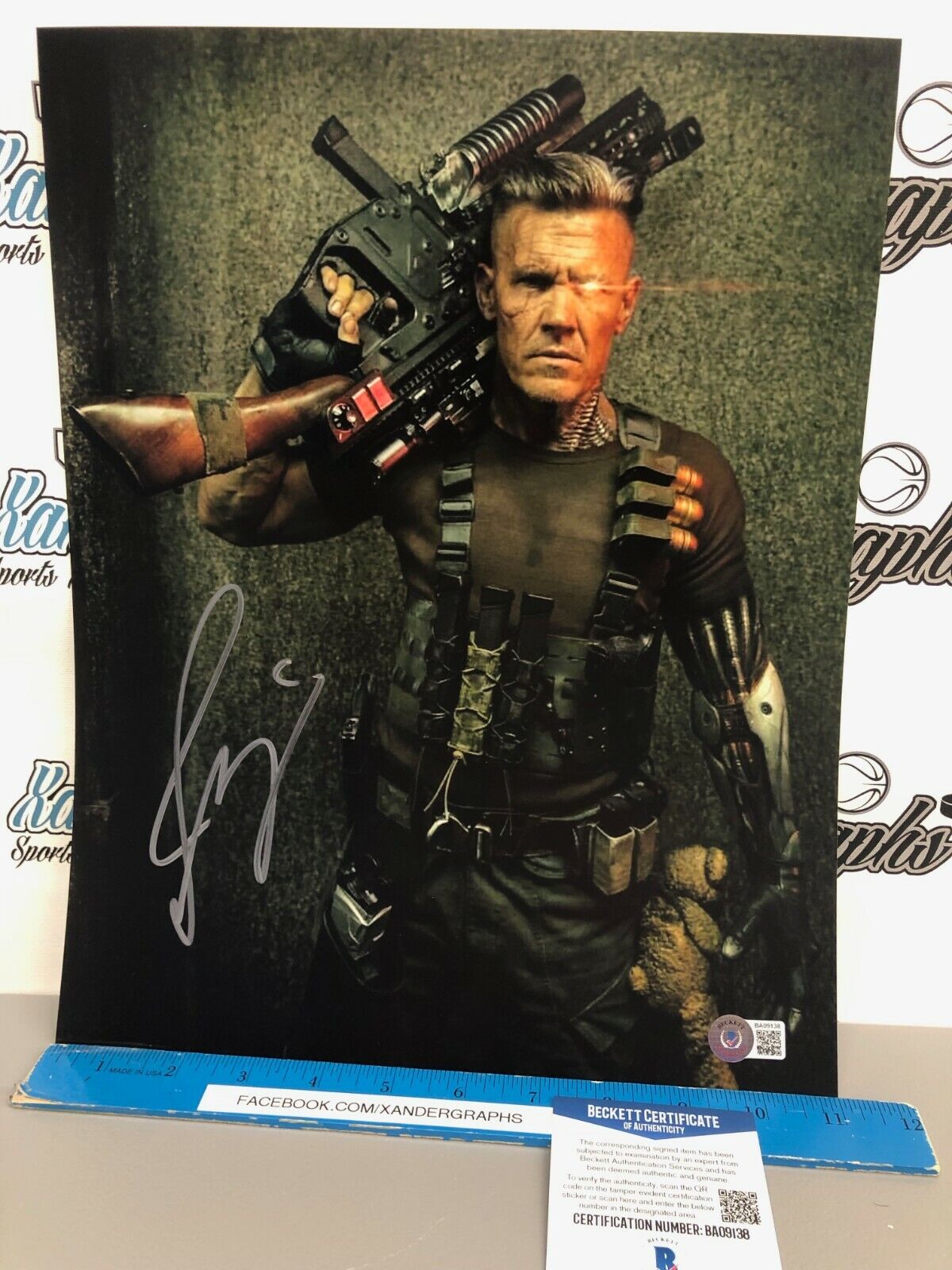 JOSH BROLIN MARVEL CABLE SIGNED AUTOGRAPHED 11X14 Photo Poster paintingGRAPH-BECKETT COA BAS