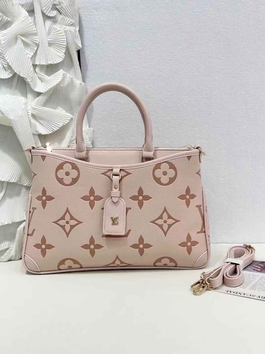🔥🔥🔥New product launch with huge discounts 2024👜 new LV small LOGO shoulder handbag