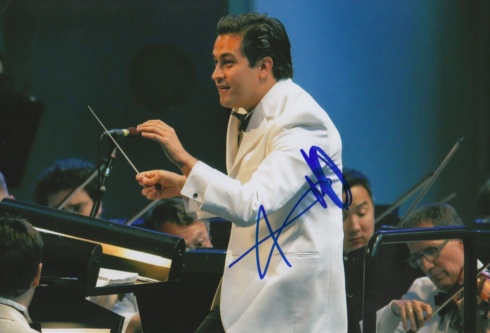 Diego Matheuz Conductor signed 8x12 inch Photo Poster painting autograph
