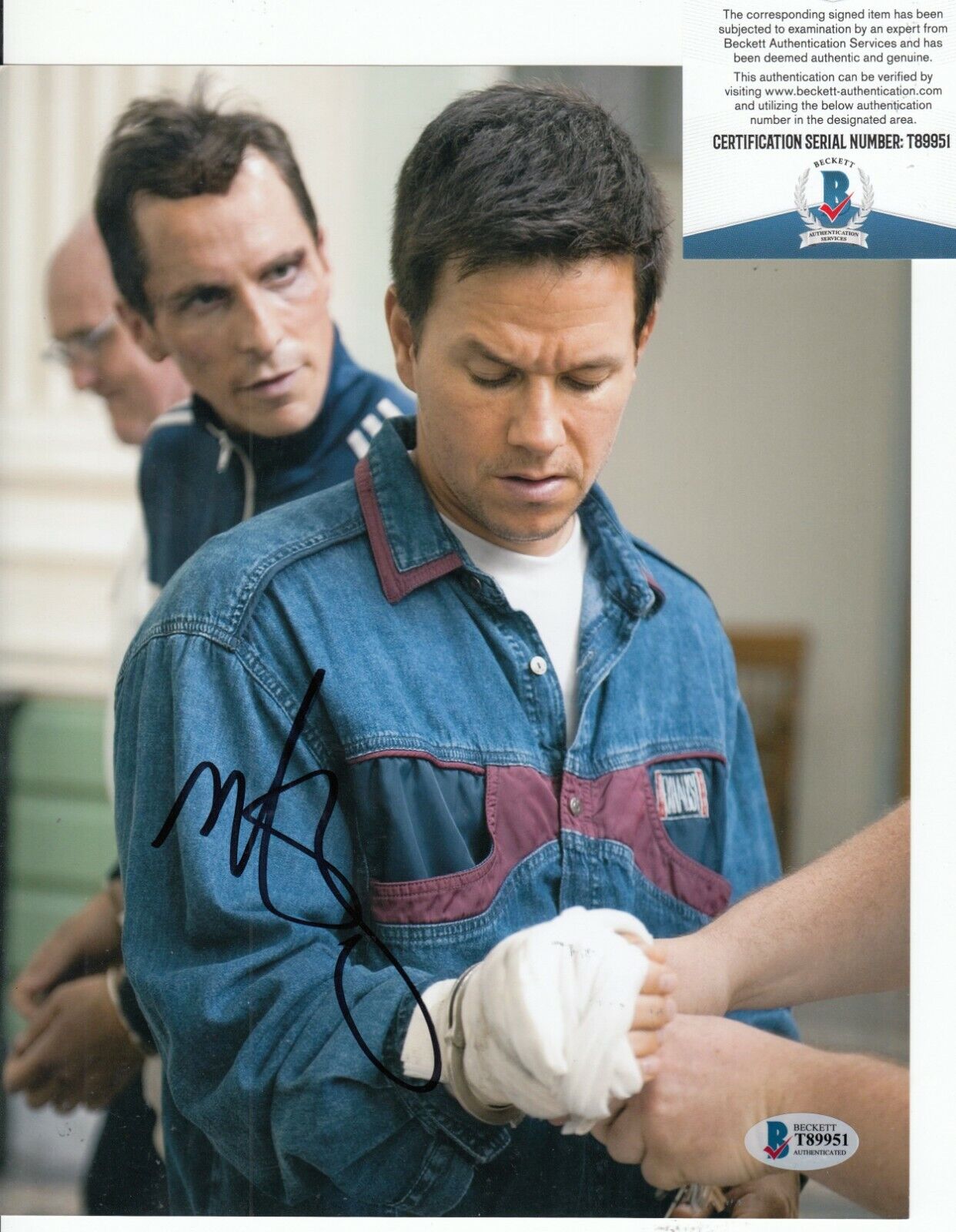 MARK WAHLBERG signed (THE FIGHTER) Micky Ward 8X10 Photo Poster painting BECKETT BAS T89951