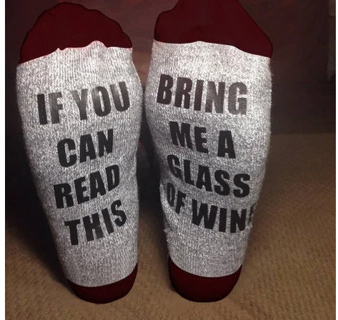 IF YOU CAN READ THIS BRING ME A GLASS OF WINE Color Block Socks