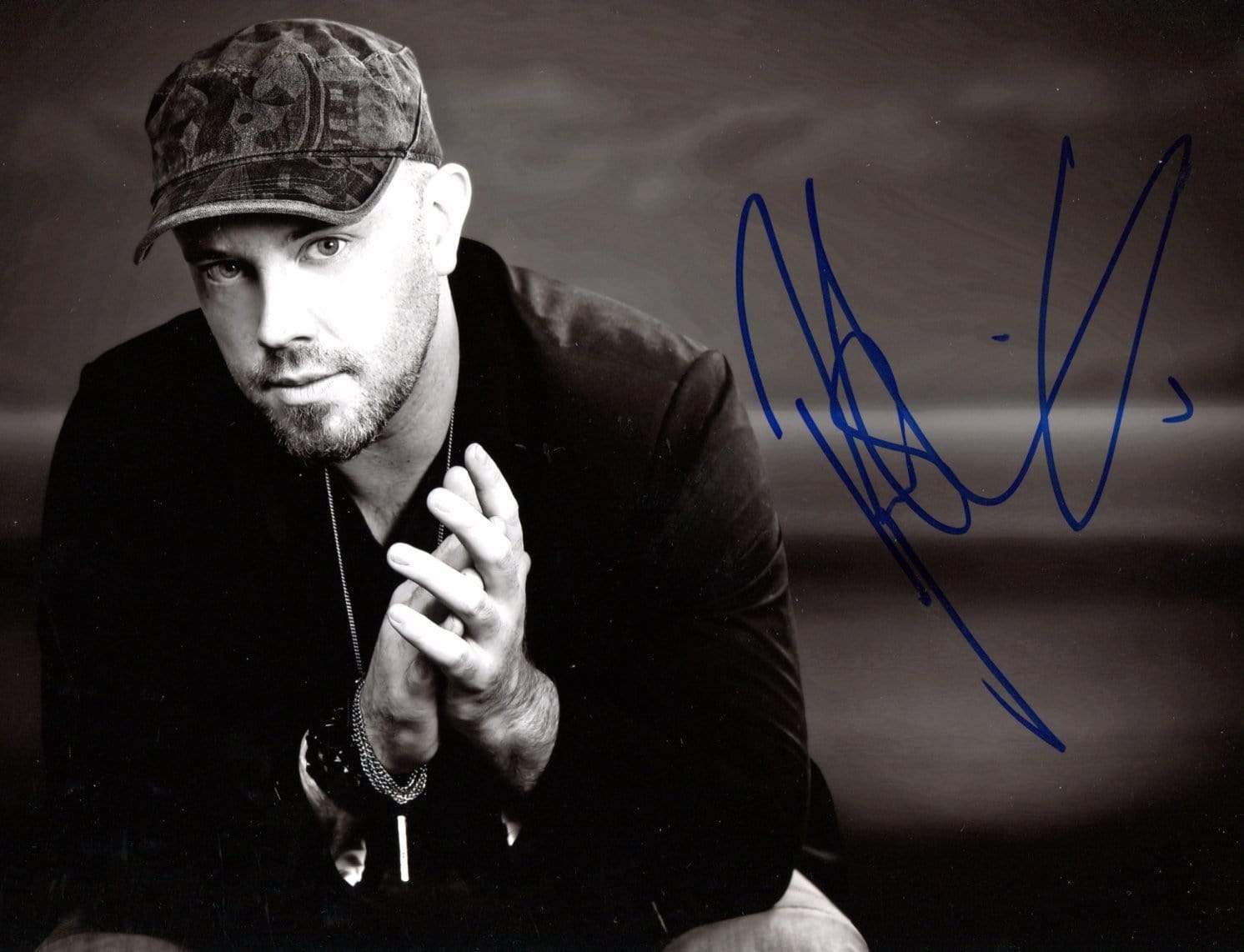 SINGER - SONGWRITER Ryan Sheridan autograph, In-Person signed Photo Poster painting