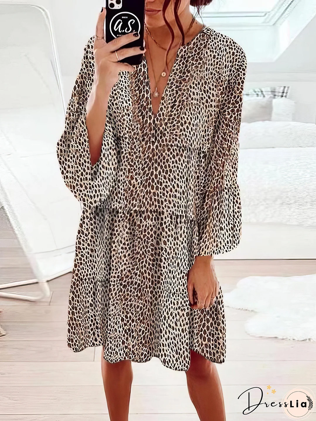 Feminine Floral Dress with V-Neck