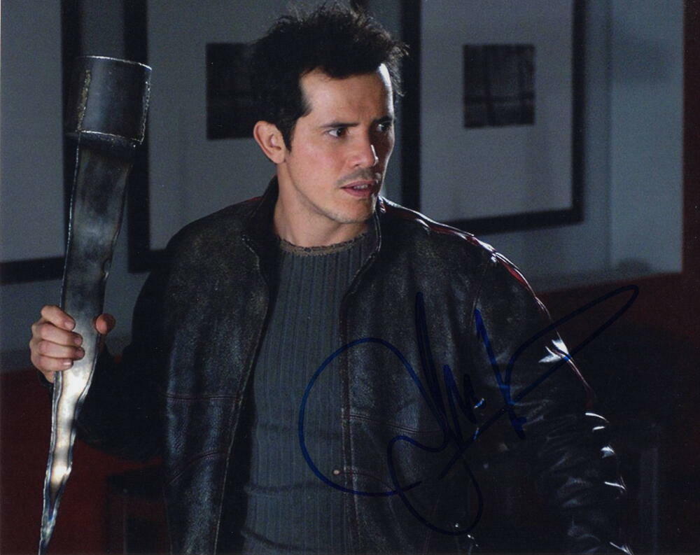 JOHN LEGUIZAMO SIGNED AUTOGRAPH 8X10 Photo Poster painting - ICE AGE, CARLITO'S WAY STAR, LUIGI