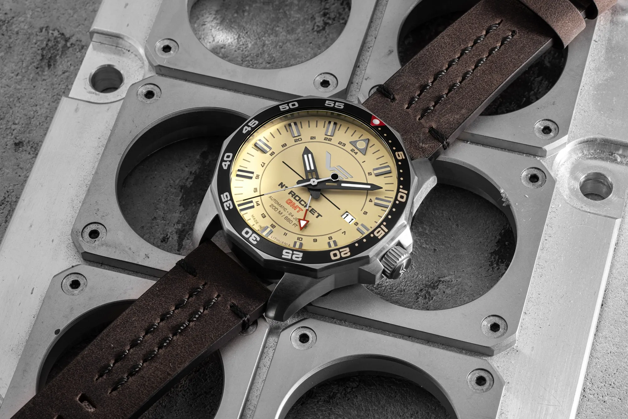 Pánske hodinky Vostok Europe NH34-225A713 hnedé Typ zápästia