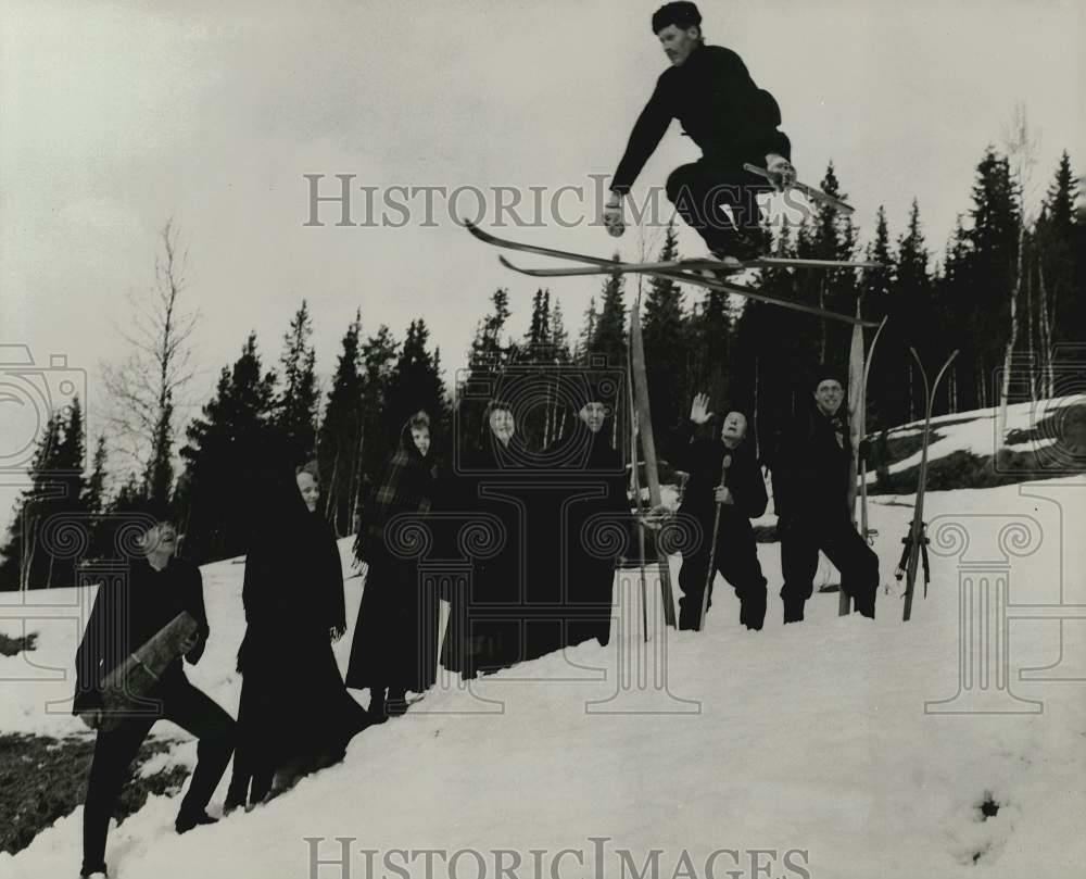 Press Photo Poster painting Introduction to snow skiing at Morgedal in Telemark - kfx28492