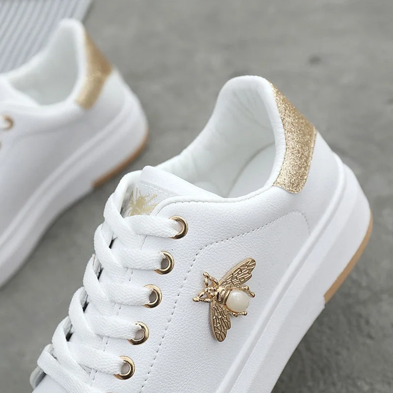 Women Casual Shoes 2018 New Women Sneakers Fashion Breathable PU Leather Platform White Women Shoes Soft Footwears Rhinestone