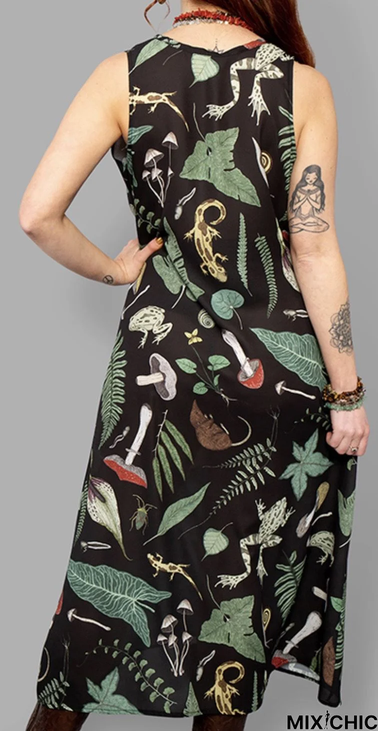 Mori Slim Sleeveless Low Cut Dress