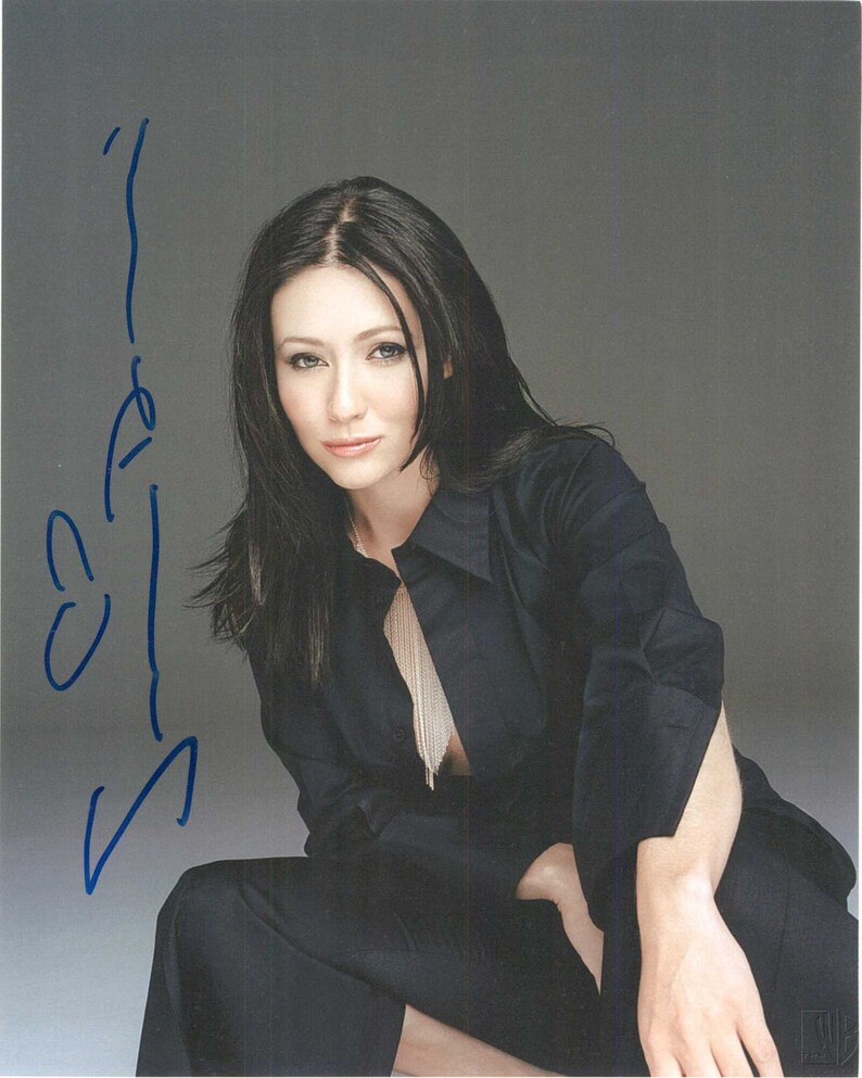 Shannen Doherty Signed Autographed Glossy 8x10 Photo Poster painting - COA Matching Holograms