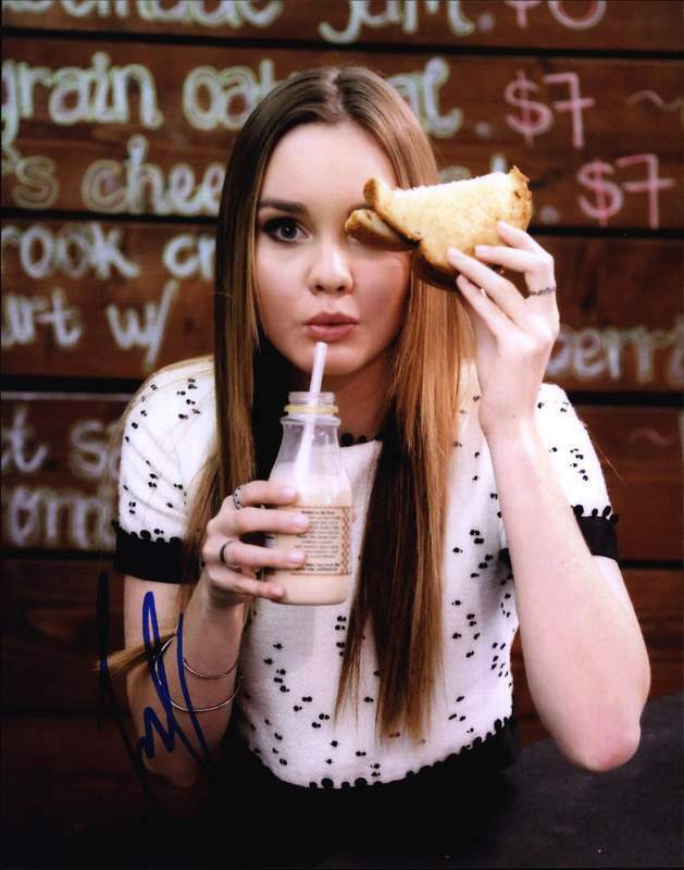 Liana Liberato authentic signed celebrity 8x10 Photo Poster painting W/Cert Autographed A0014