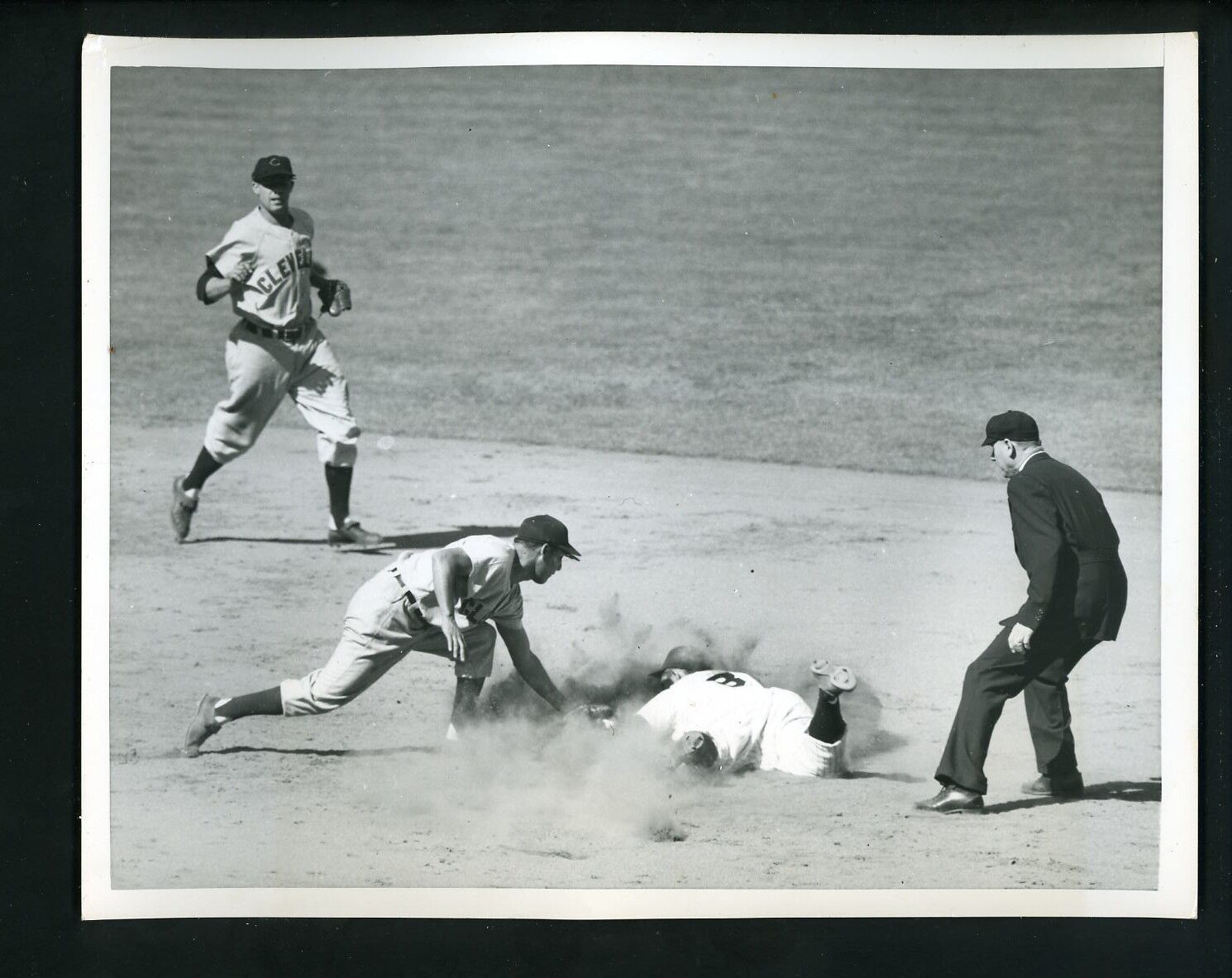 Yogi Berra Bobby Avila Ray Boone Ump Ed Rommel 1952 Press Photo Poster painting Yankees Indians