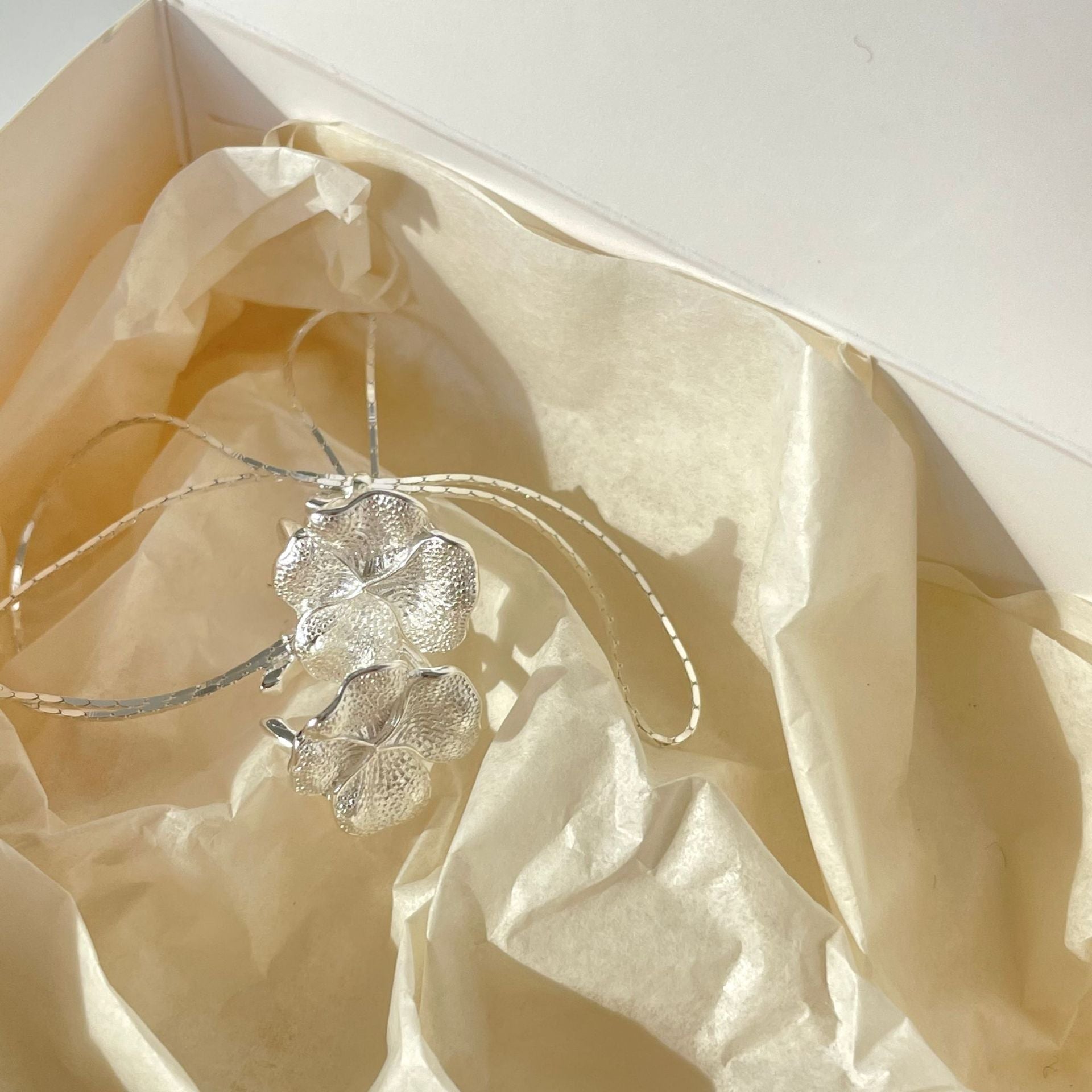 925 Sterling Silver Women Korean Flower Silver Electroplating Clip On Earrings