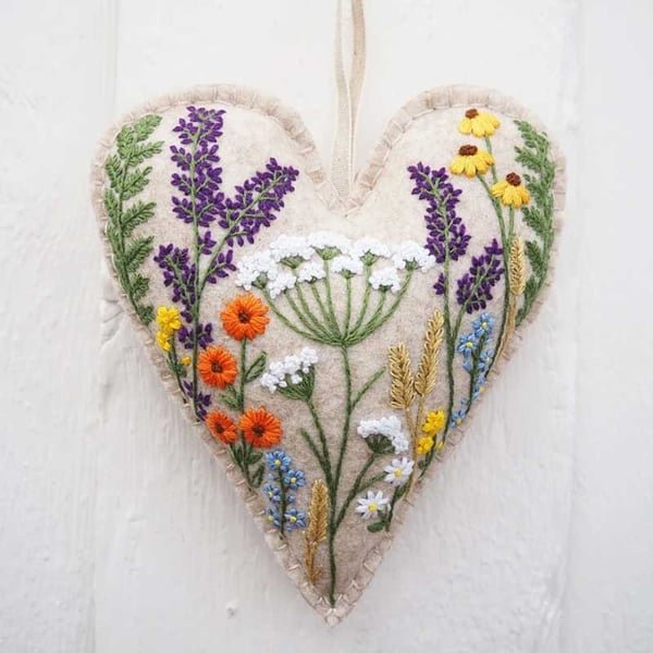 Heart Wildflower Embroidery Set