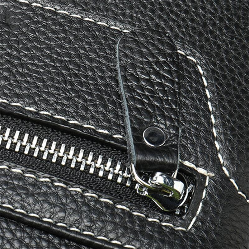 Casual Retro Men's Leather Shoulder Bag Crossbody Bag With Earphone Hole