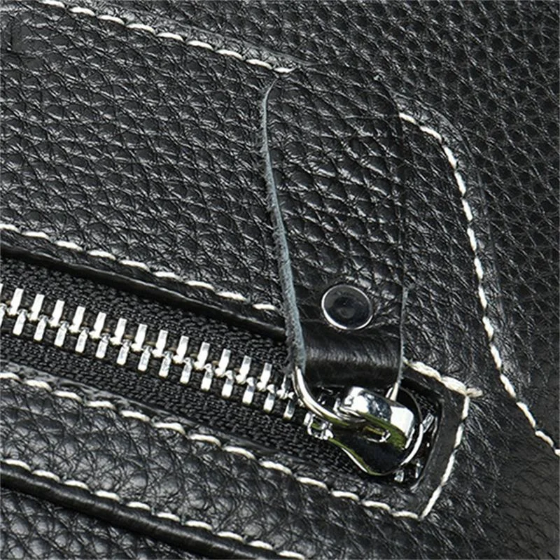 Casual Retro Men's Leather Shoulder Bag Crossbody Bag With Earphone Hole