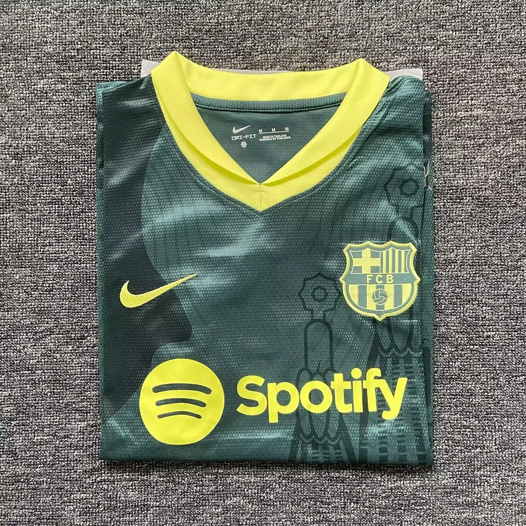 24/25 Barcelona Training Green Football shirt Thai Quality
