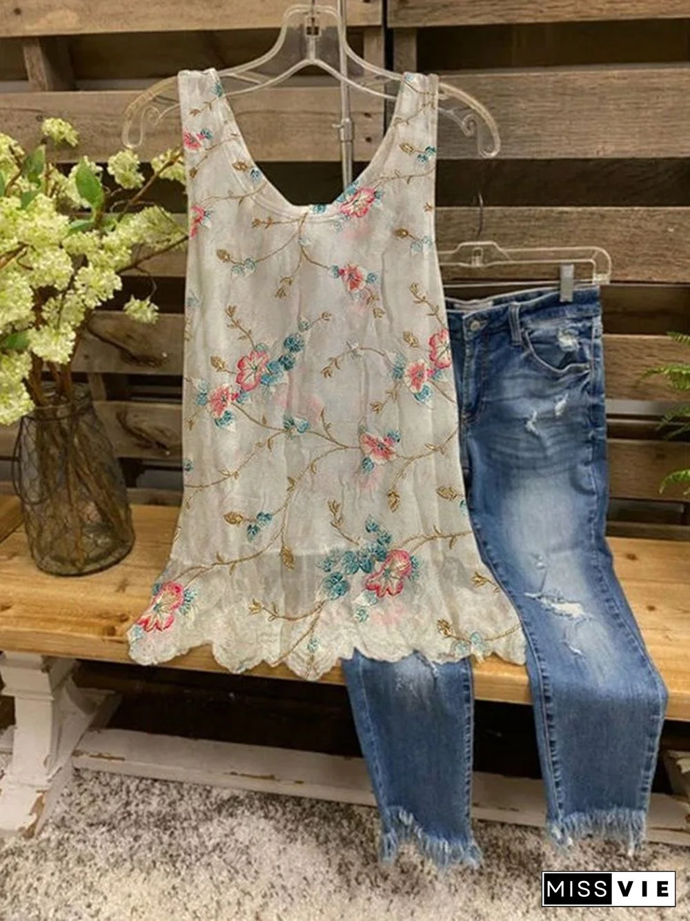 Sleeveless Floral-Print Casual Tops