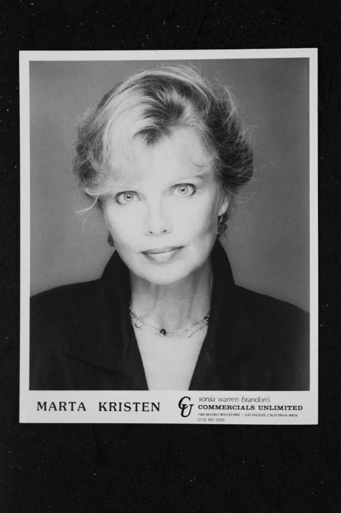 Marta Kristen - 8x10 Headshot Photo Poster painting - Lost In Space