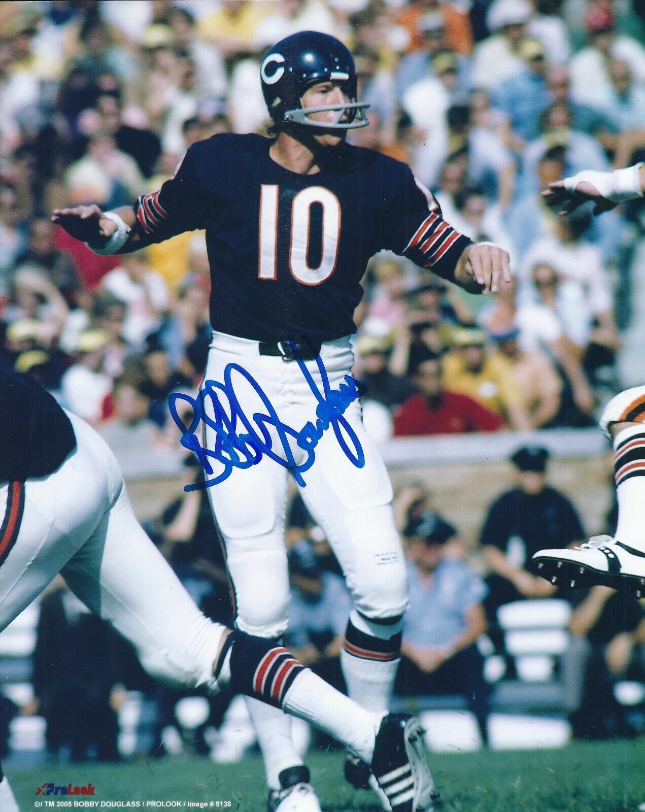 Signed 8x10 BOBBY DOUGLASS Chicago Bears Autographed Photo Poster painting - w/COA