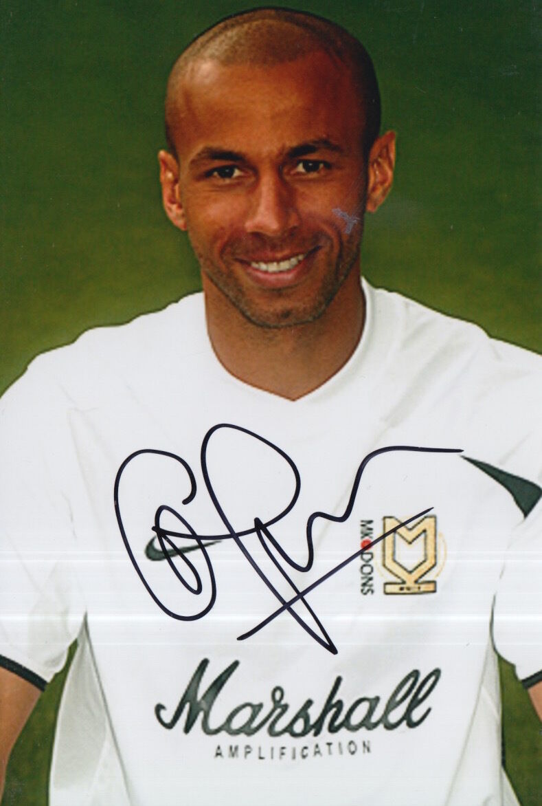 MK DONS HAND SIGNED CARL REGAN 6X4 Photo Poster painting 1.