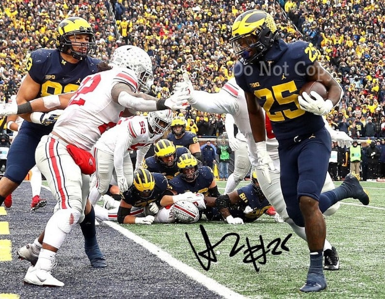 Hassan Haskins Signed Photo Poster painting 8X10 rp Autographed Picture Michigan Wolverines Football