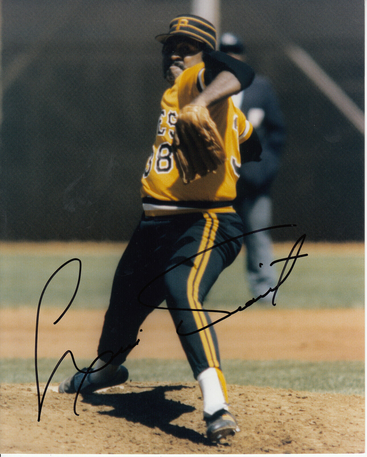 Luis Tiant #3 8x10 Signed Photo Poster painting w/ COA Pittsburgh Pirates