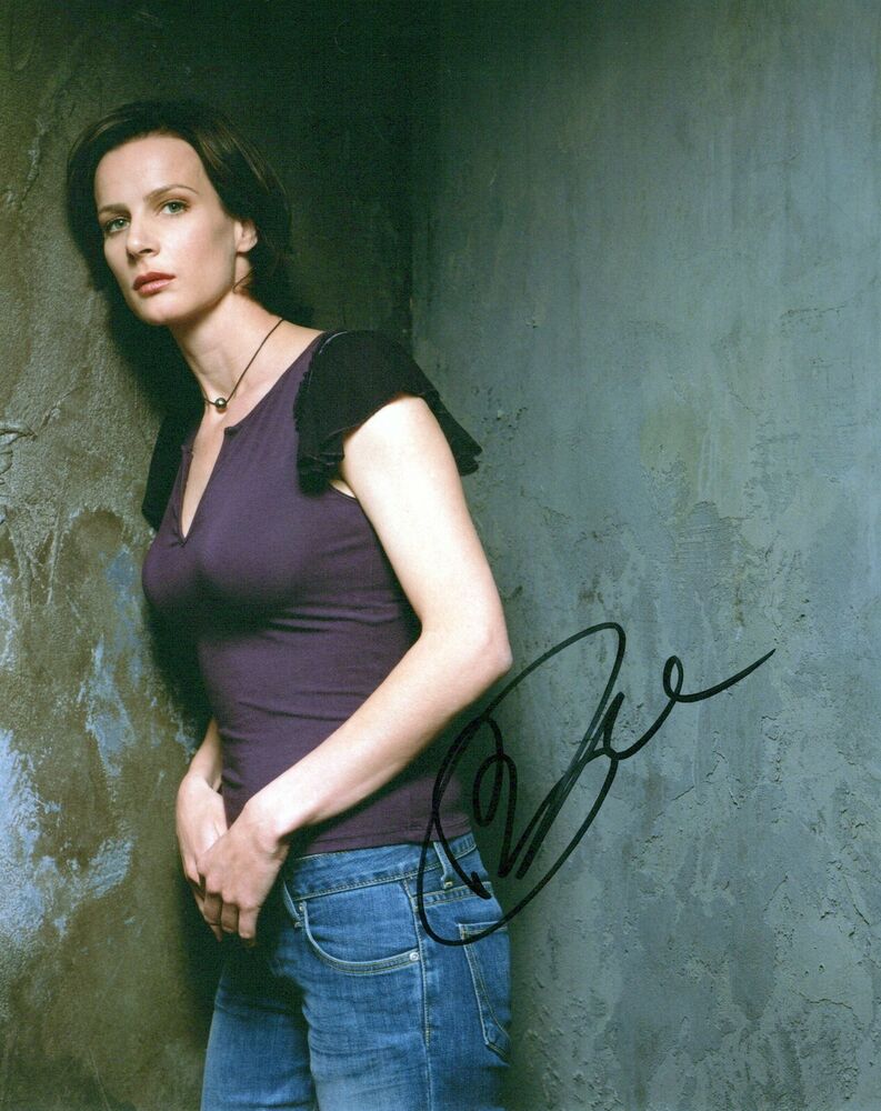 Rachel Griffiths glamour shot autographed Photo Poster painting signed 8x10 #3