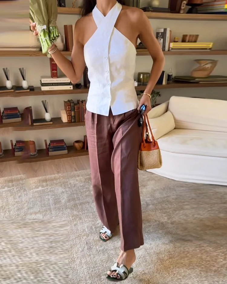 Sleeveless solid color two piece suit
