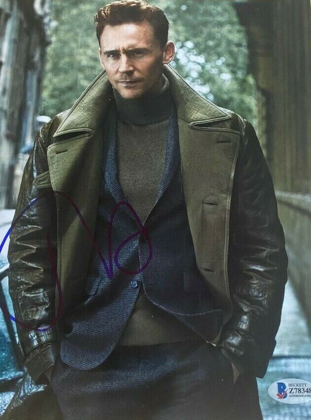 Tom Hiddleston signed autographed 8x10 Photo Poster painting Avengers Thor Beckett COA