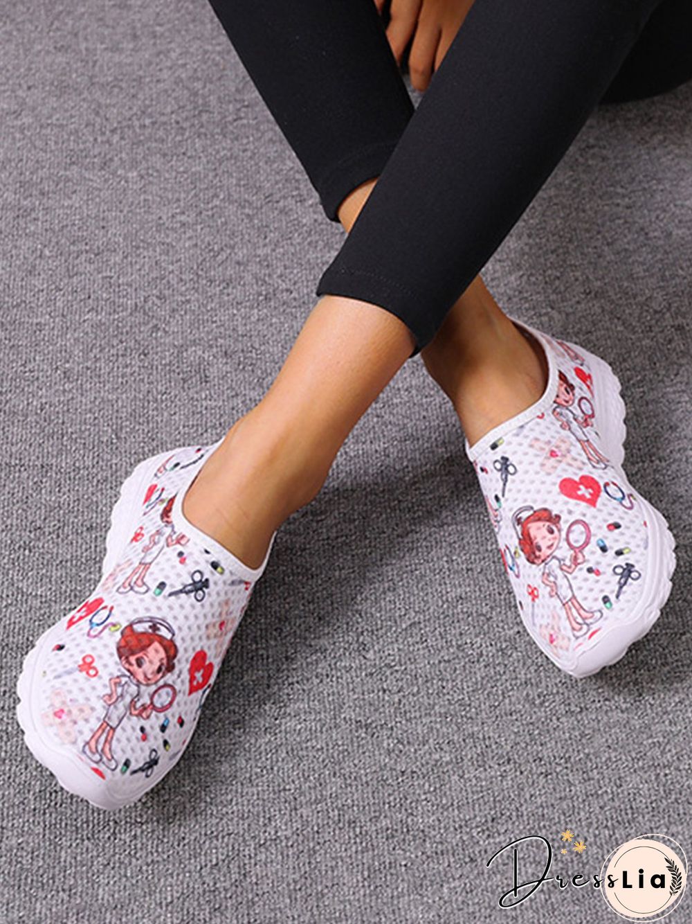 Nurse Fighting Epidemic Print Breathable Tulle Mesh Lightweight Sneakers