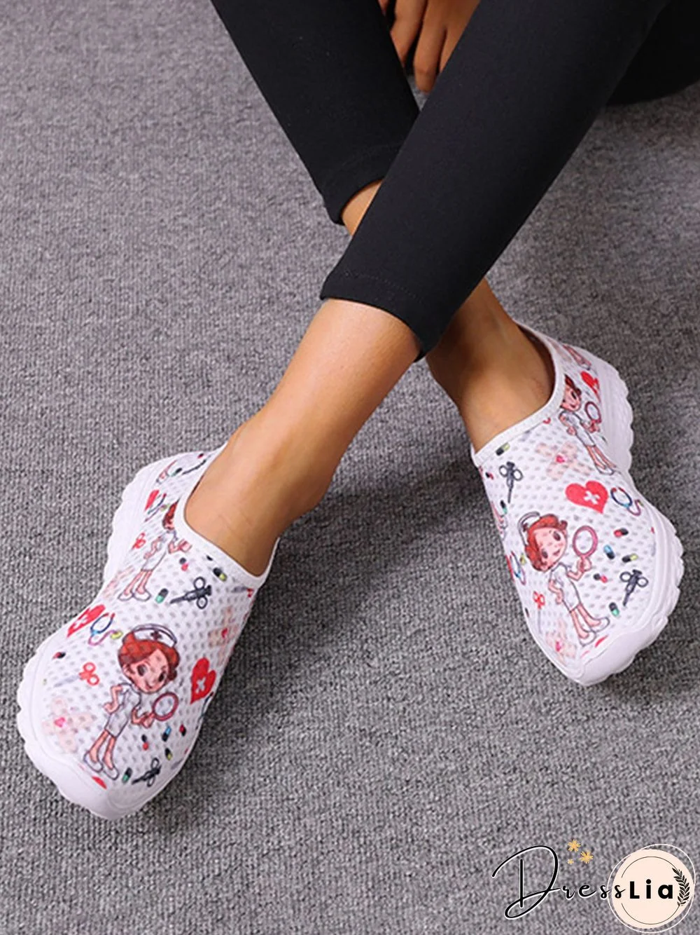 Nurse Fighting Epidemic Print Breathable Tulle Mesh Lightweight Sneakers