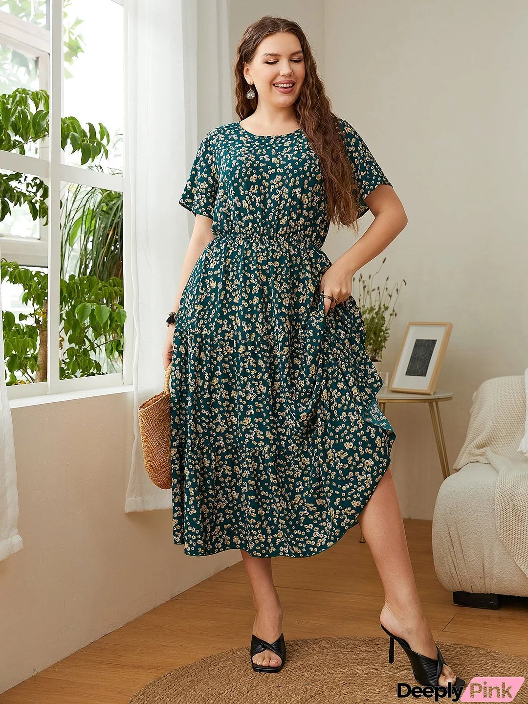 Plus Size Floral Round Neck Short Sleeve Midi Dress