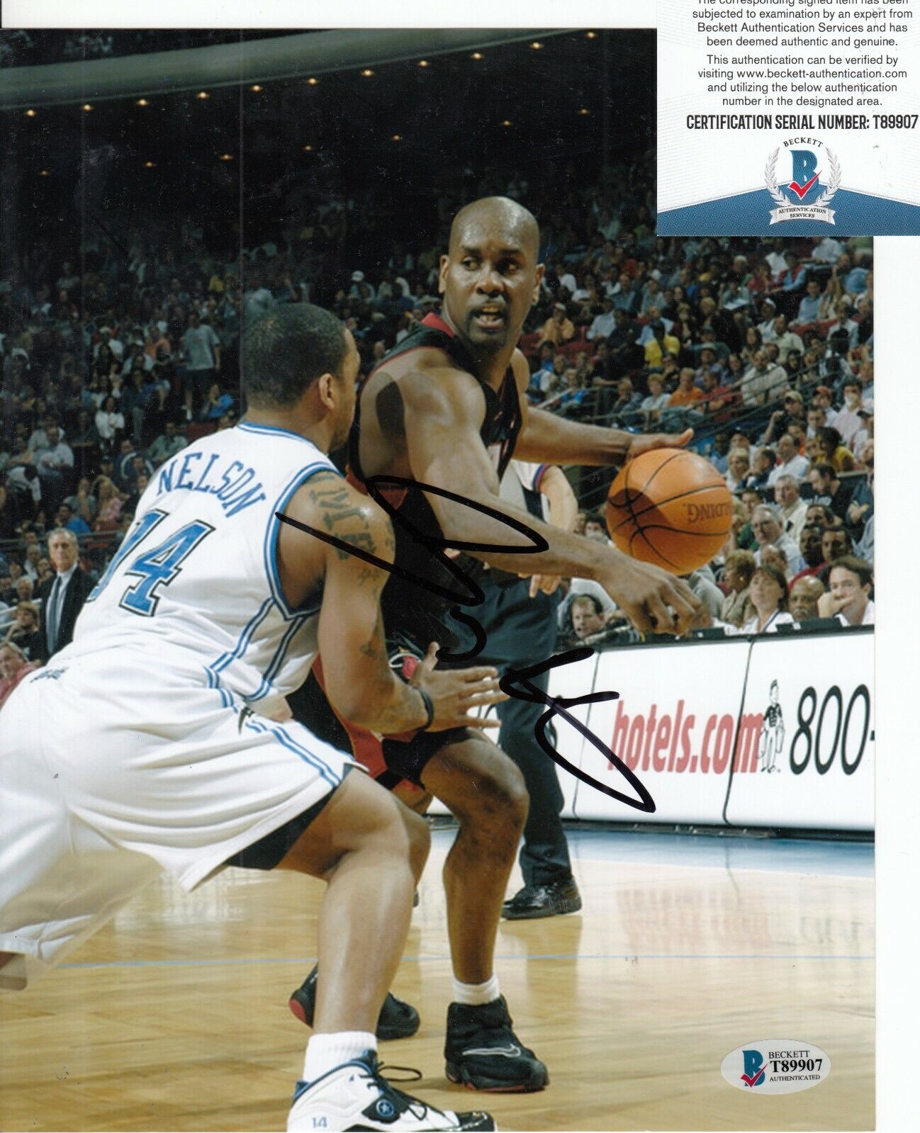 GARY PAYTON signed (MIAMI HEAT) Basketball 8X10 Photo Poster painting BECKETT BAS T89907