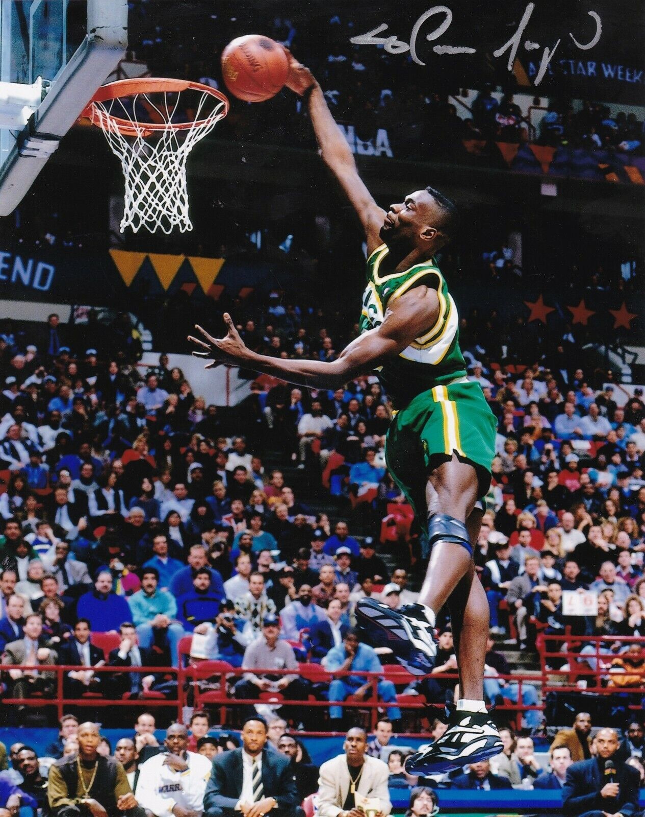 SHAWN KEMP SEATTLE SUPERSONICS ACTION SIGNED 8x10