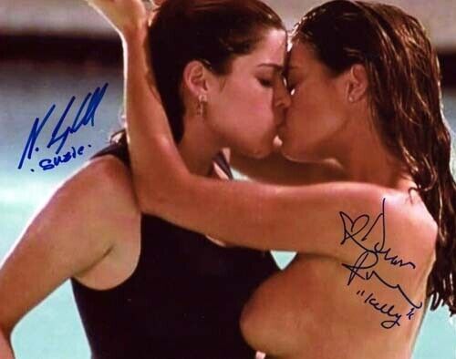 Neve Campbell kissing Denise Richards signed 8x10 Photo Poster painting autographed reprint