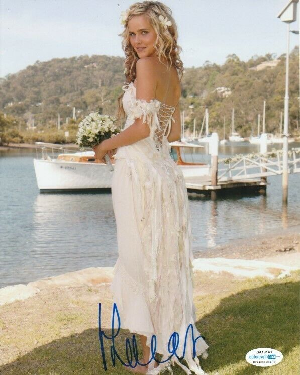 SEXY ISABEL LUCAS SIGNED HOME AND AWAY 8x10 Photo Poster painting! MACGYVER IMMORTALS ACOA COA