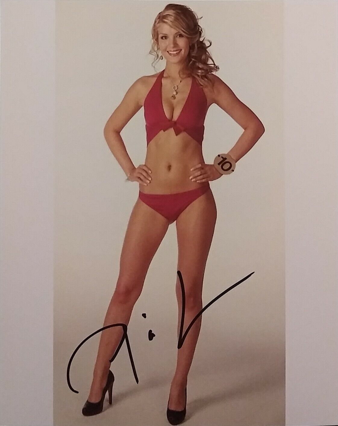 Pia Lamberg signed 8x10