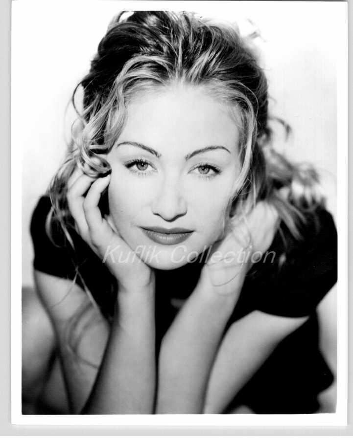 Portia De Rossi - 8x10 Headshot Photo Poster painting w/ Resume