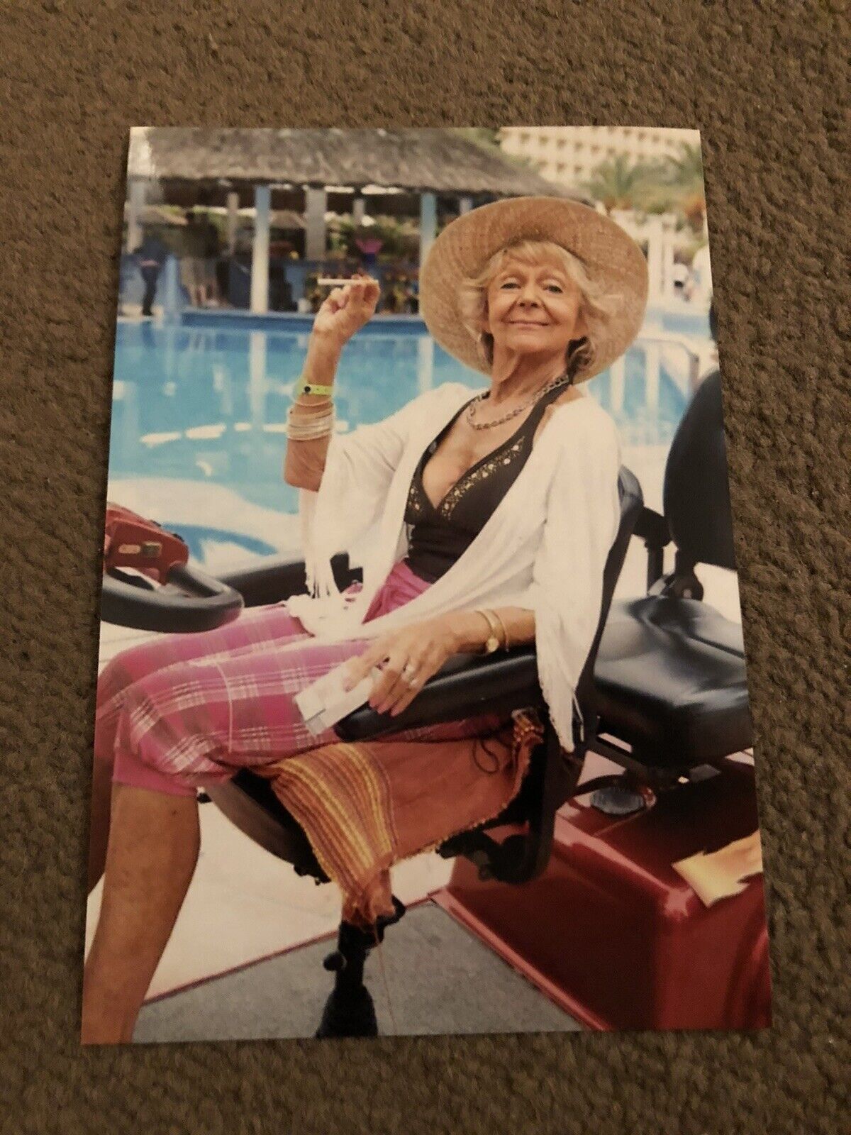 SHEILA REID (BENIDORM) UNSIGNED Photo Poster painting- 6x4”