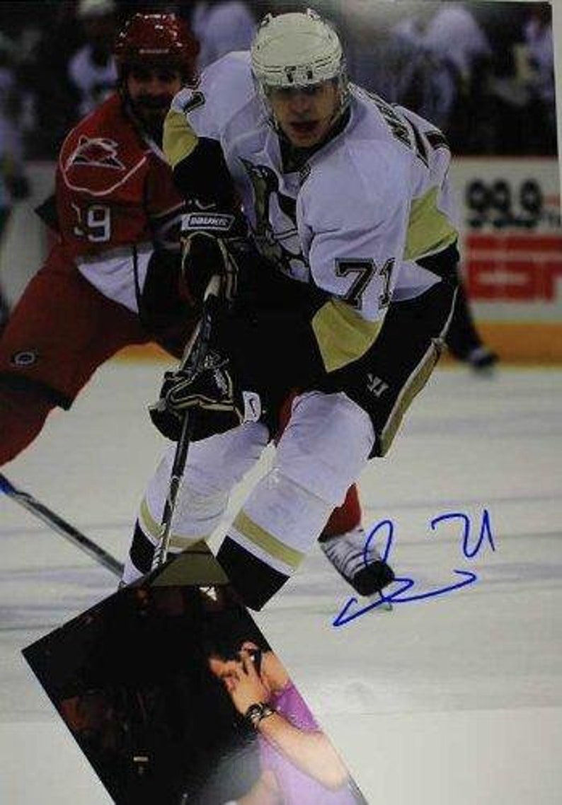 Evgeni Malkin Signed Autographed 11x14 Photo Poster painting w/ Proof Photo Poster painting - Pittsburgh Penguins