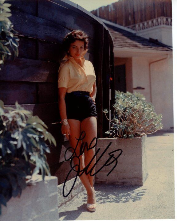 JOAN COLLINS signed autographed Photo Poster painting