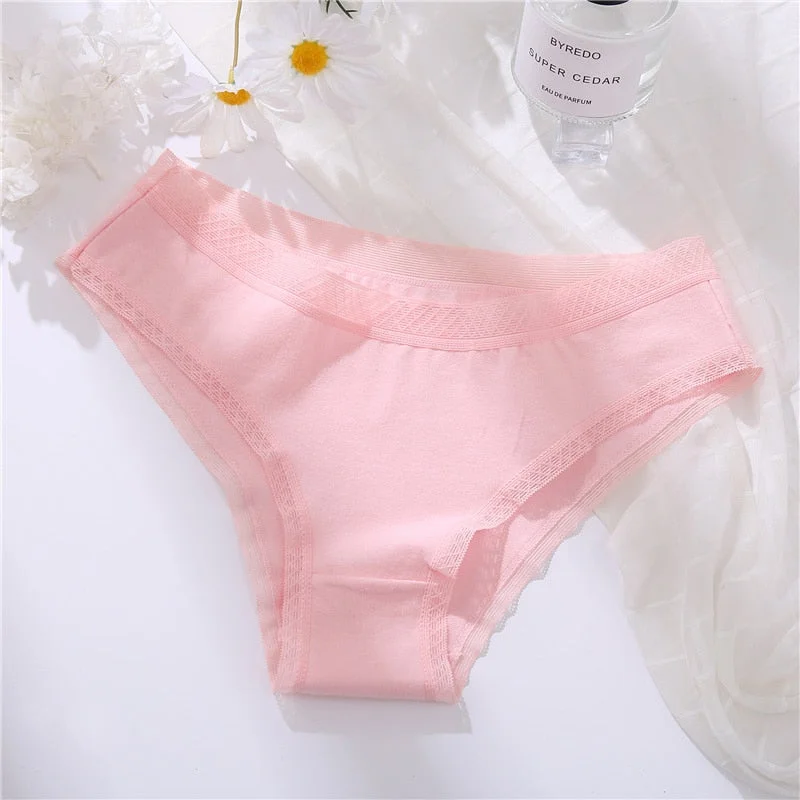 2021 Women Lace Edge Cotton Briefs 3Pcs /Set Sexy Female Low-Rise Underpants Girl Seamless Intimate Lingerie
