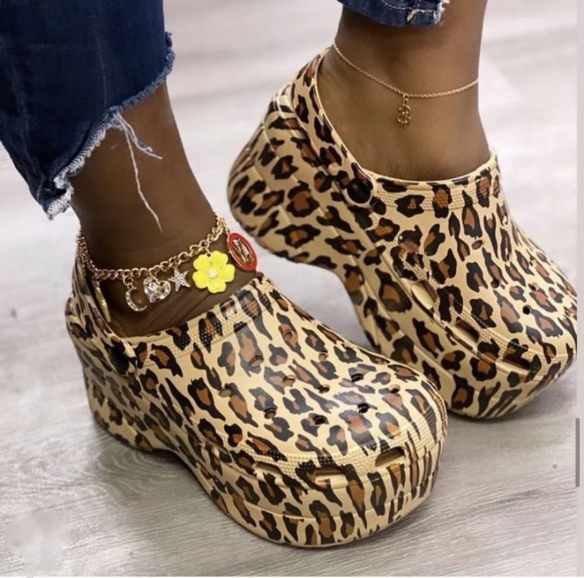 INS Hot Popular Leopard Shoes Serpentine Small Hole Women High Heel Sandals Cute Slippers Platform Summer Ladies Casual Shoes
