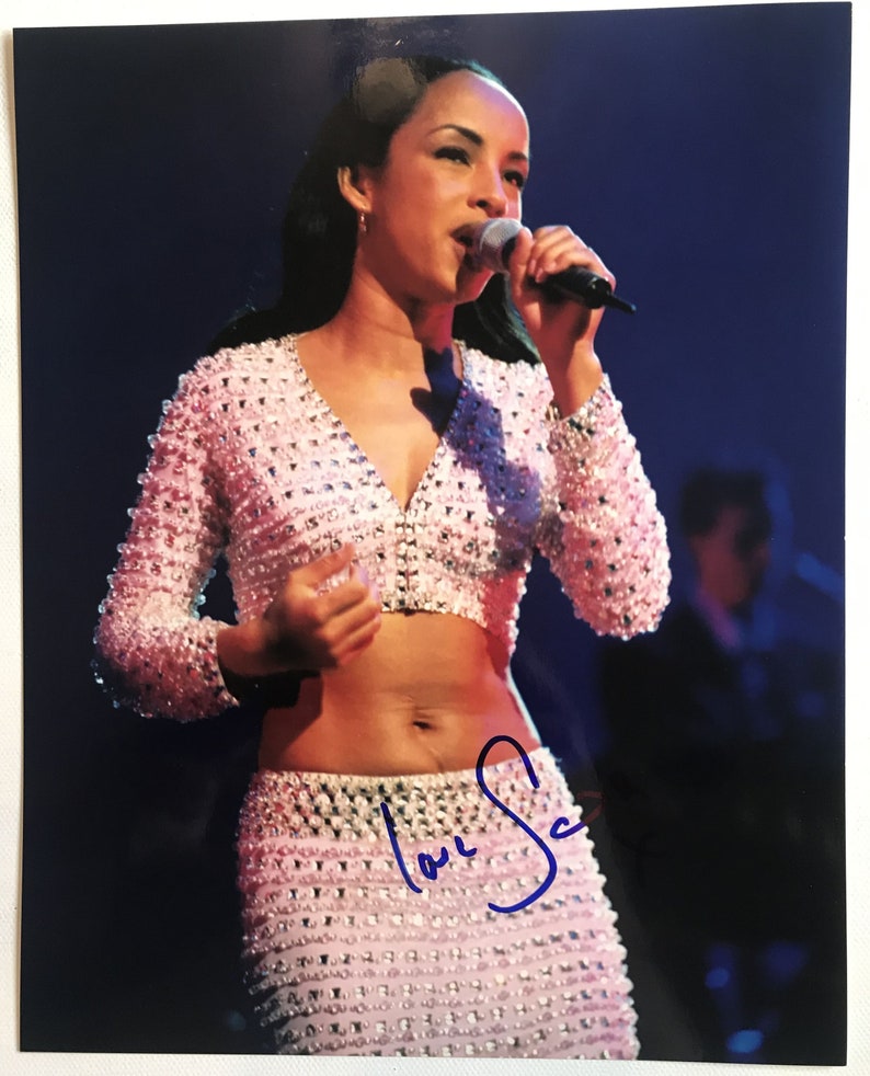 Sade Signed Autographed Glossy 8x10 Photo Poster painting - COA Matching Holograms