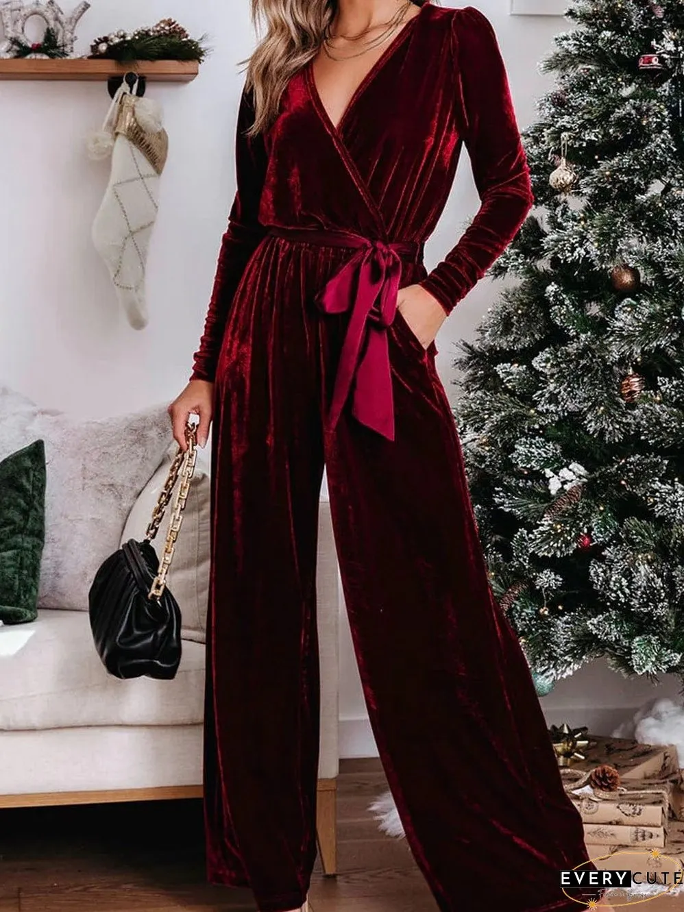 Long Jumpsuit in Velvet: Elegant and Comfortable