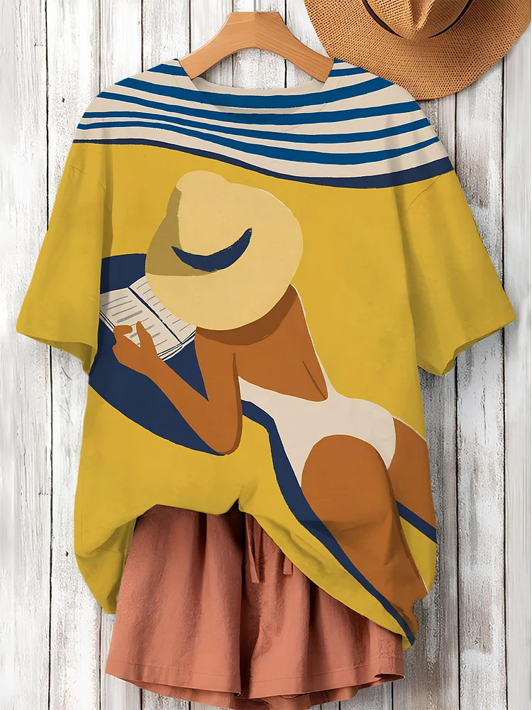 Women's Girl Basked On The Beach Print Casual T-Shirt