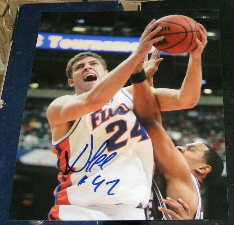 David Lee Florida Gators SIGNED AUTOGRAPHED 8x10 Photo Poster painting COA Basketball NCAA